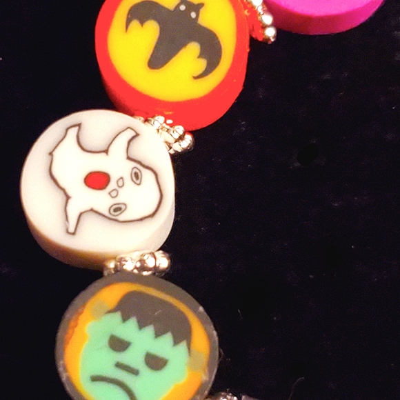 Set of 2 handmade Halloween bracelets for kids. - Picture 4 of 6